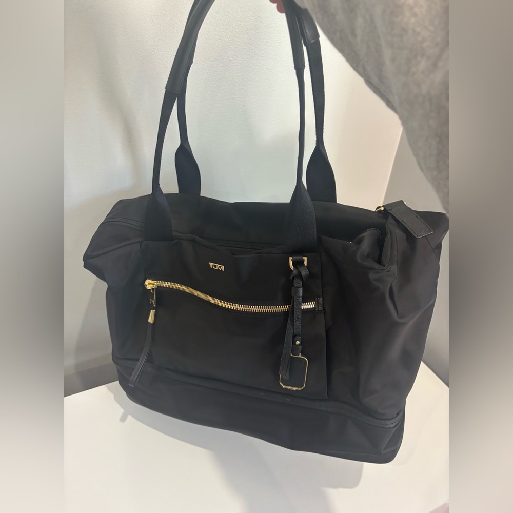 NWT Tumi VOYAGEUR
Contine Weekender